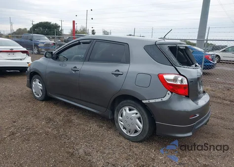 2010 Toyota Matrix z USA, uszkodzony, nr VIN 2T1KU4EEXAC301097